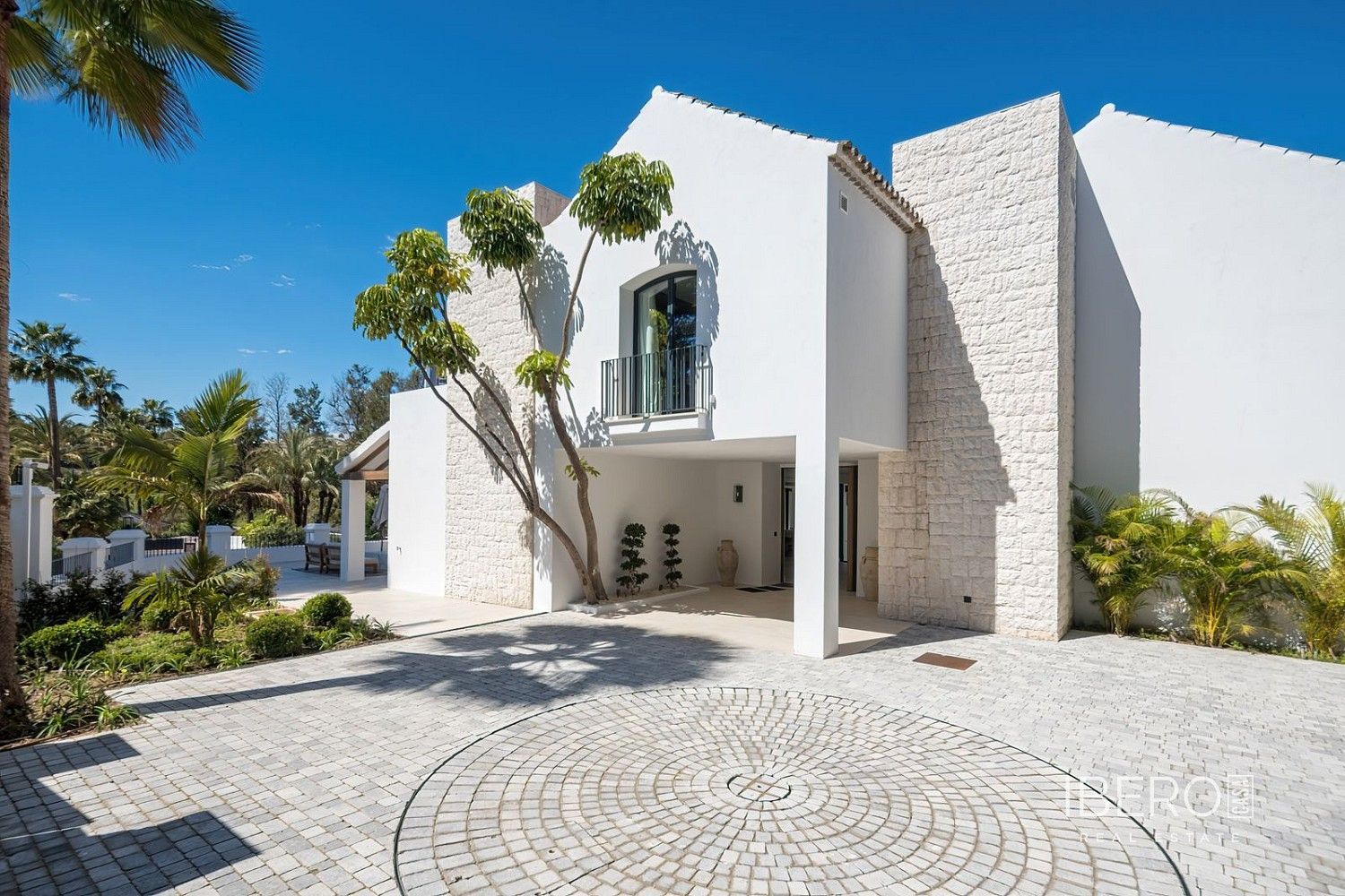 Rodinný dům · 983 m² · Nueva Andalucía, ES - 4