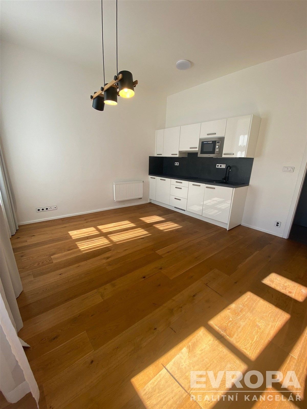 Byt 1+kk · 32 m² · Peckova  , Praha Karlín - 3