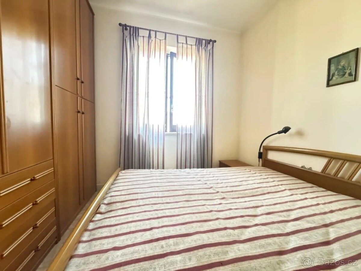 Byty, 987 66, Zahraničí