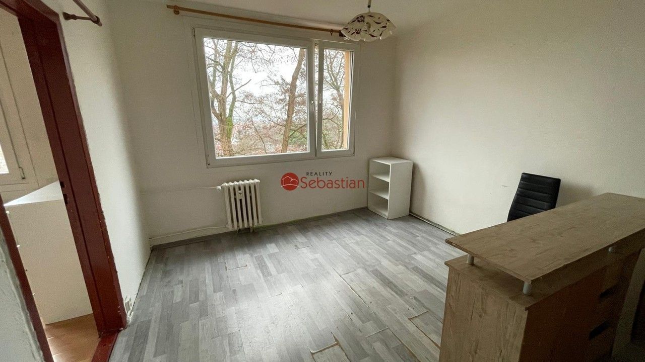 1+1, Karla Čapka, Krupka, 35 m²