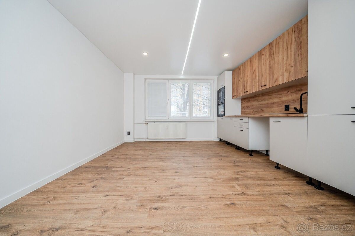 Byty, Ostrava, 700 30