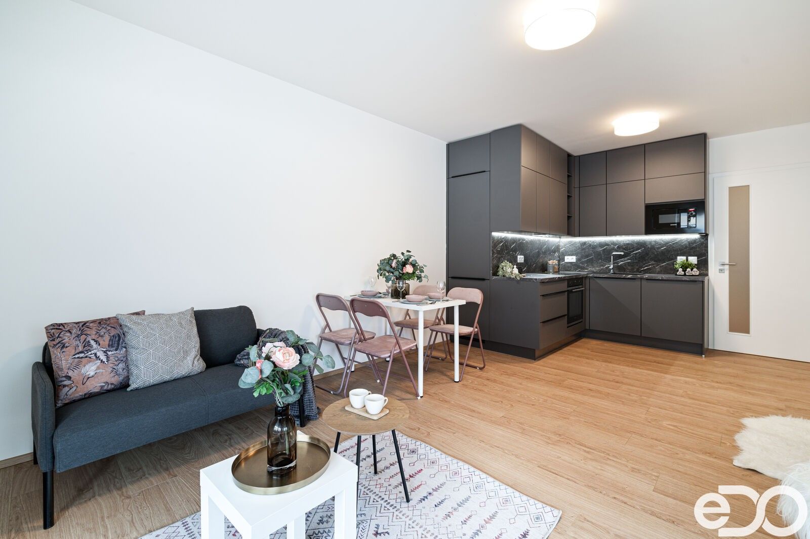 Prodej byt 2+kk - Mezilehlá, Praha, 65 m²