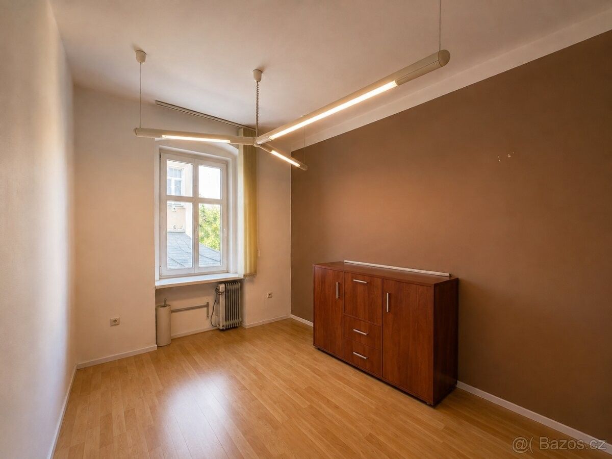 Kanceláře, Krnov, 794 01 - 1