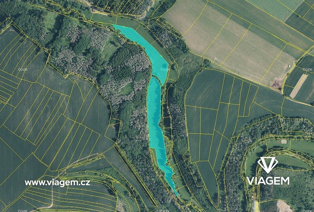 Zemědělský pozemek, 1 384 m²