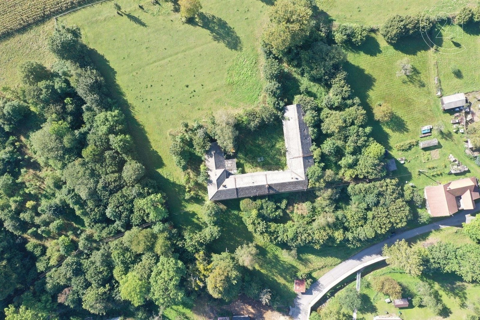 Prodej ubytovací zařízení - Karle, 996 m²