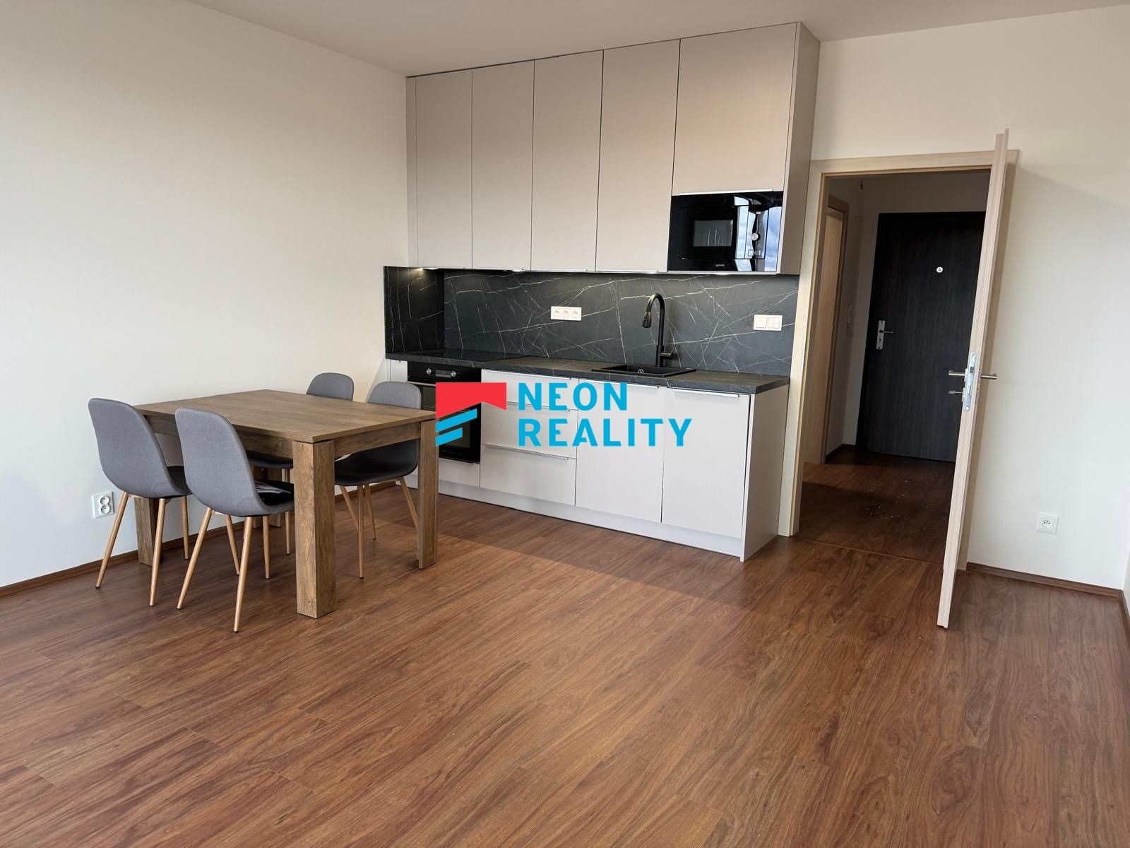 Pronájem byt 1+kk - Císařského pluku, Opava, 37 m²