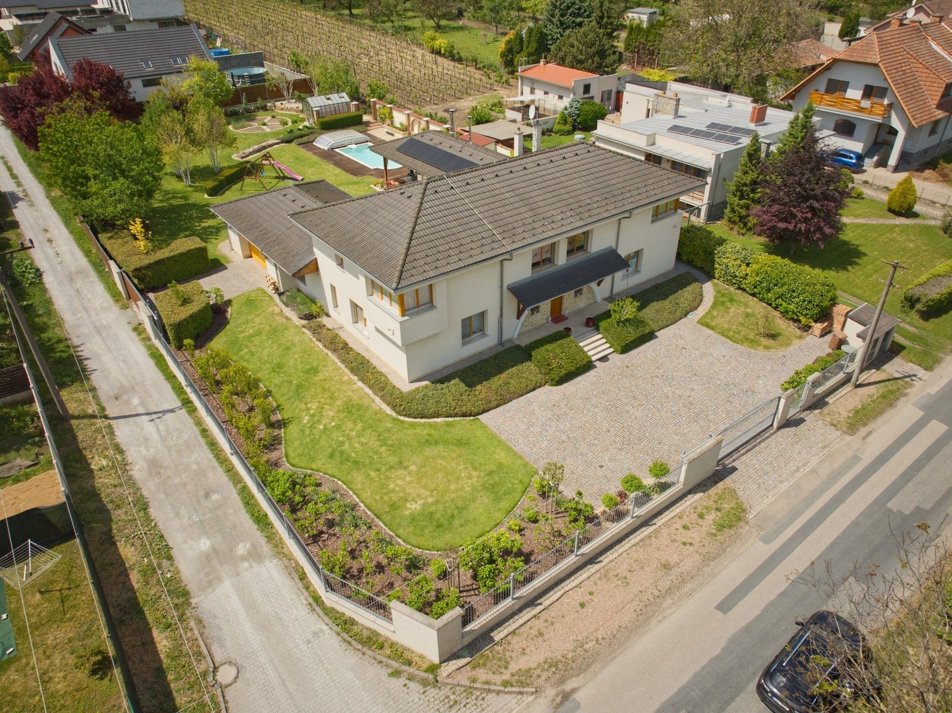 Vily, Syrovice, 376 m² - 1