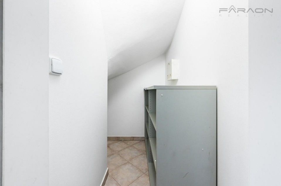Rodinné domy, V pěšinkách, Praha, 195 m² - 1