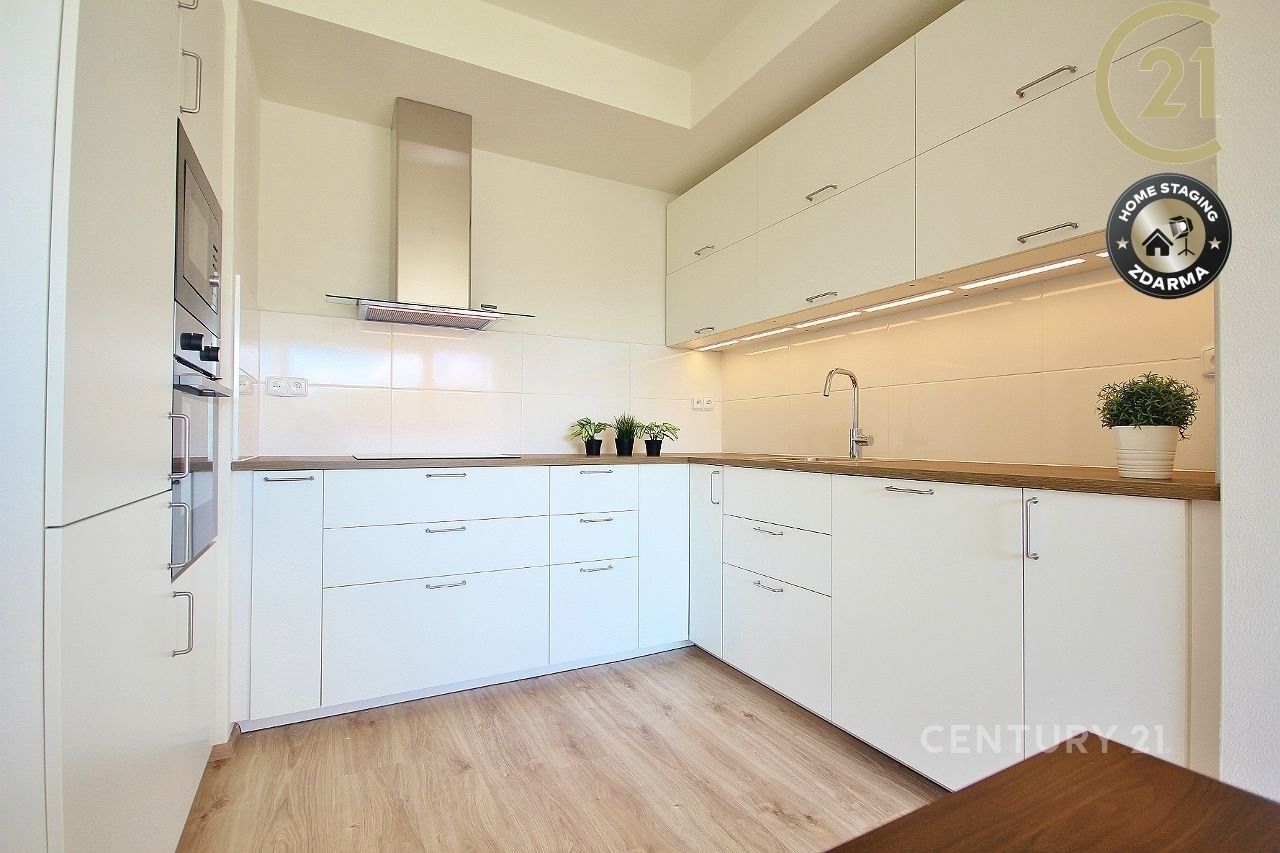 Pronájem byt 2+kk - náměstí 13. prosince, Oslavany, 54 m²