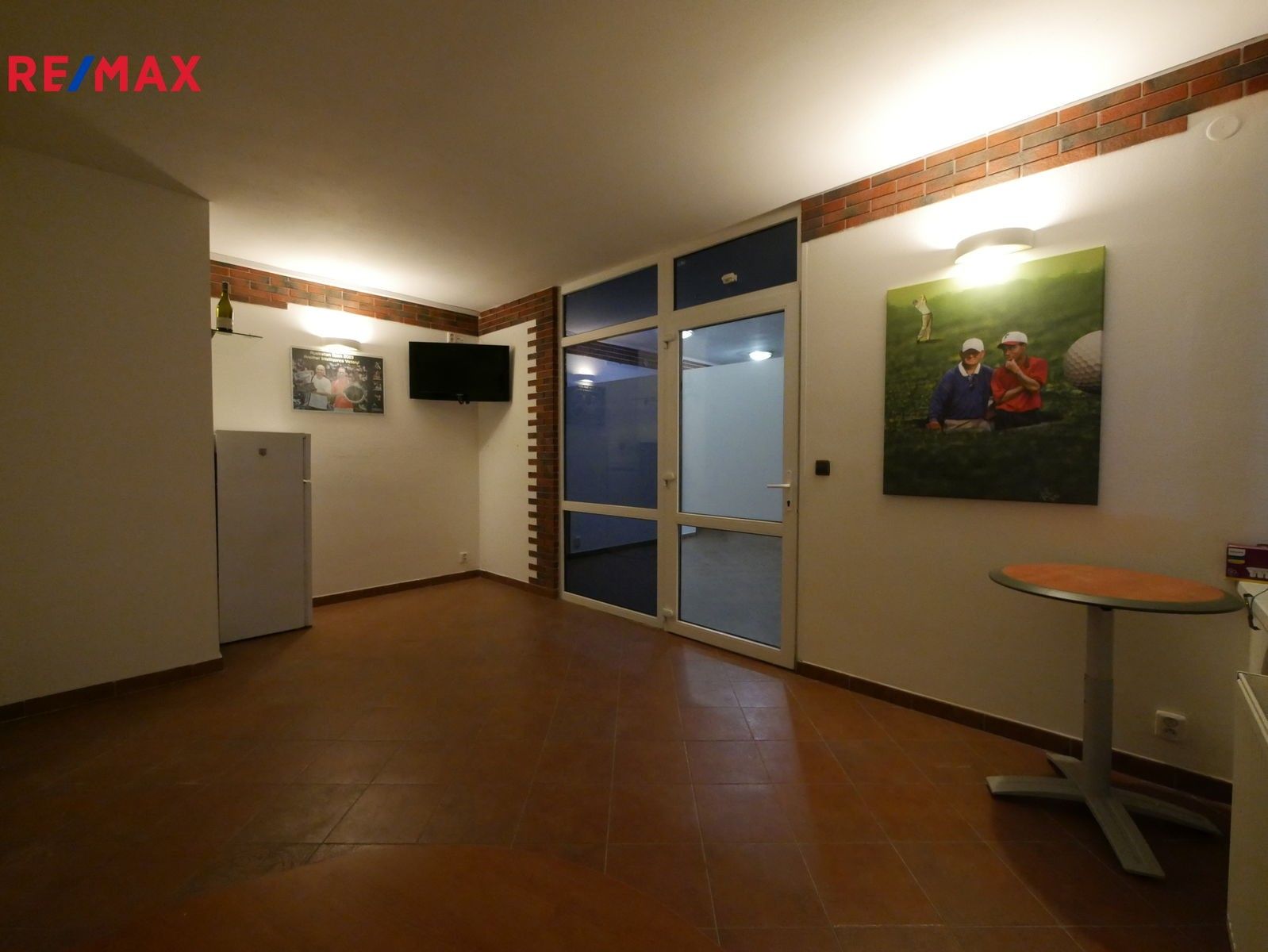 Kanceláře, Pražská, Lety, 16 m²