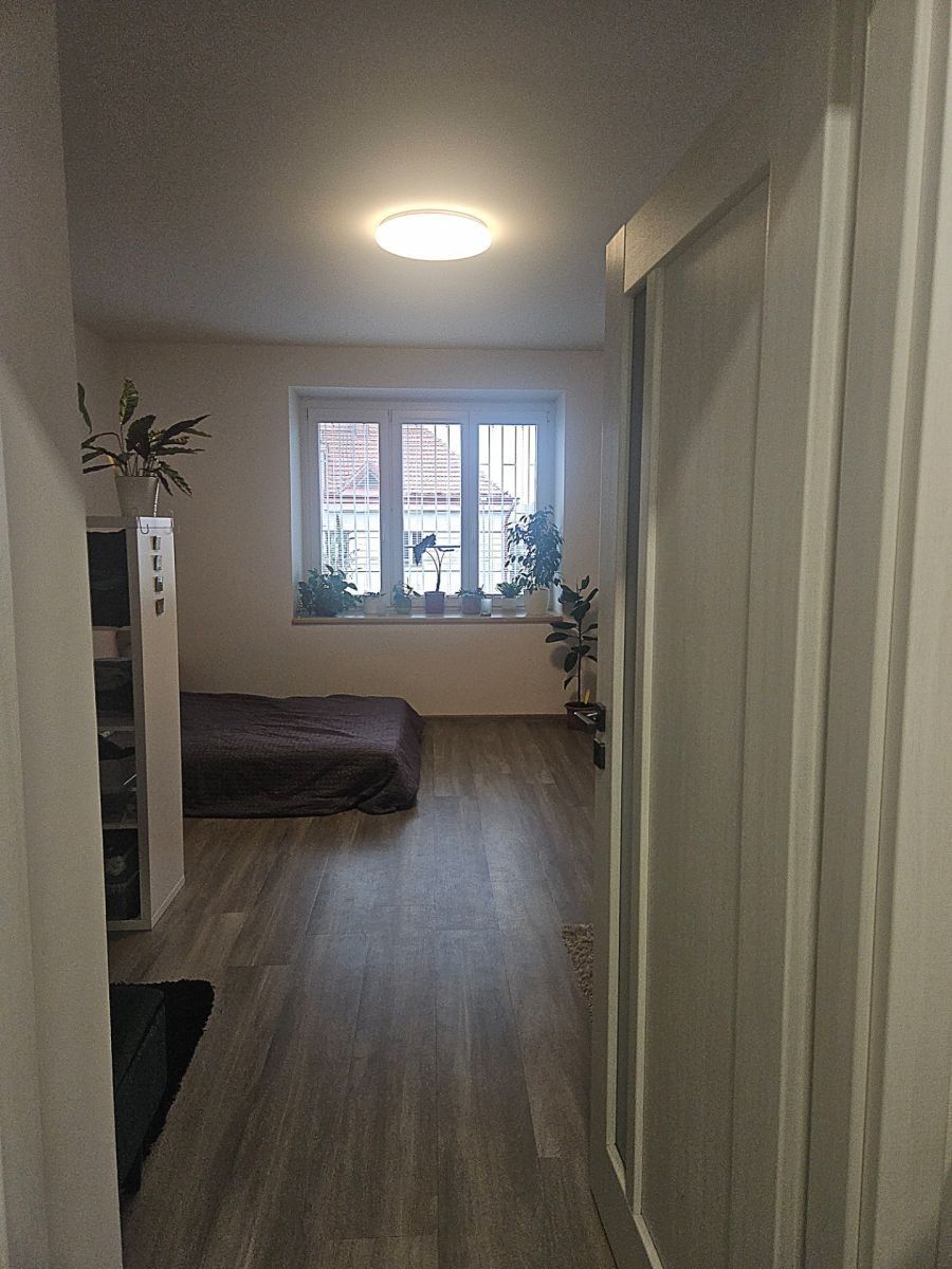 1+kk, Pod Závěrkou, Praha - Smíchov, 32 m² - 1