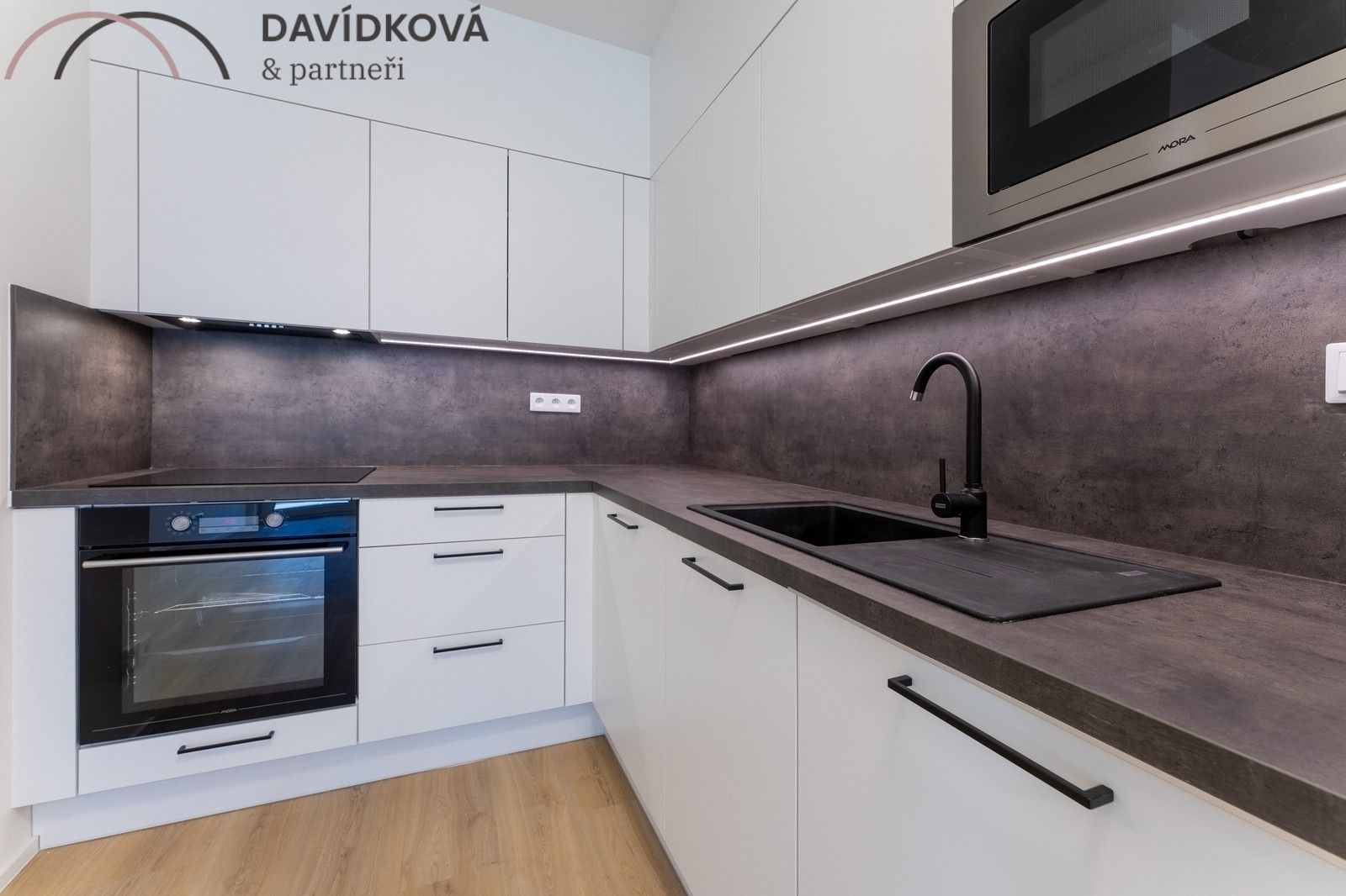 Pronájem byt 2+kk - Horynova 2429, Praha, 46 m²