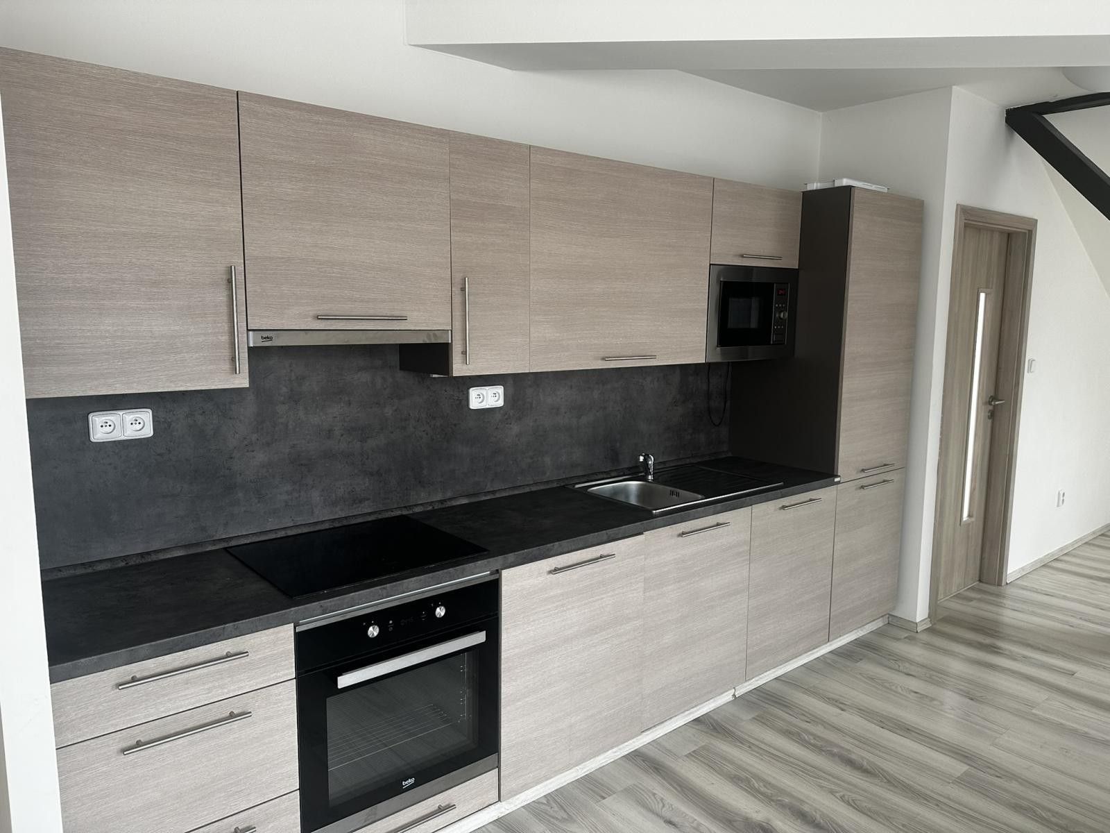 2+kk, Rumunská, Praha, 62 m² - 1