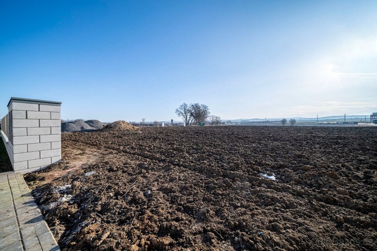 Prodej pozemek pro bydlení - Strážnice, 696 62