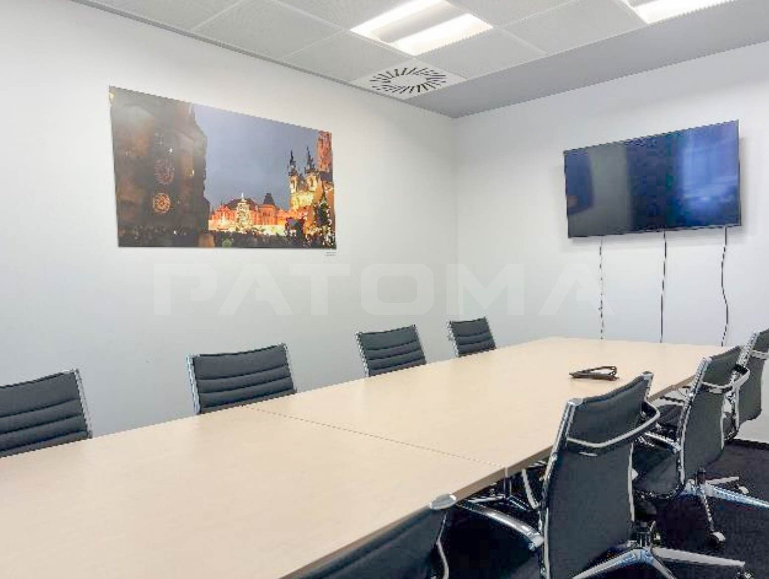 Pronájem kancelář - Křižíkova, Praha, 869 m²