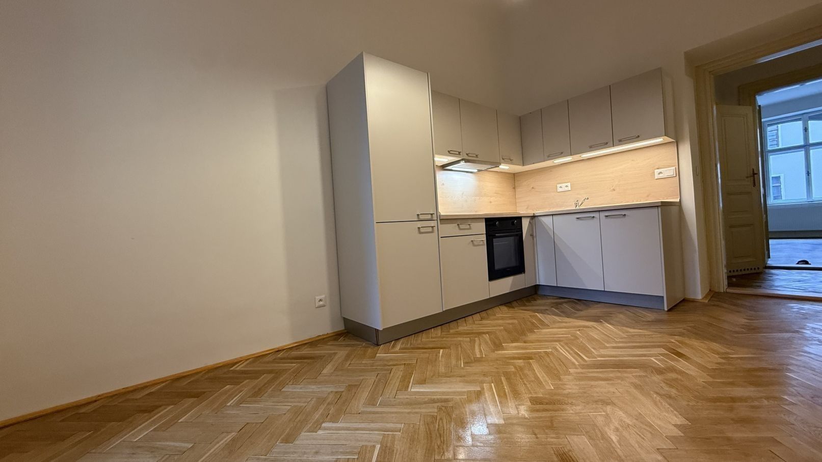 Byt 2+1 · 70 m² · Dukelských hrdinů, Praha - Holešovice - 4