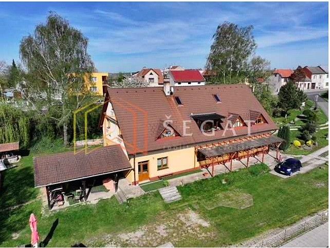 Rodinné domy, Morkovice-Slížany - Slížany, okres Kroměříž, 387 m² - 1