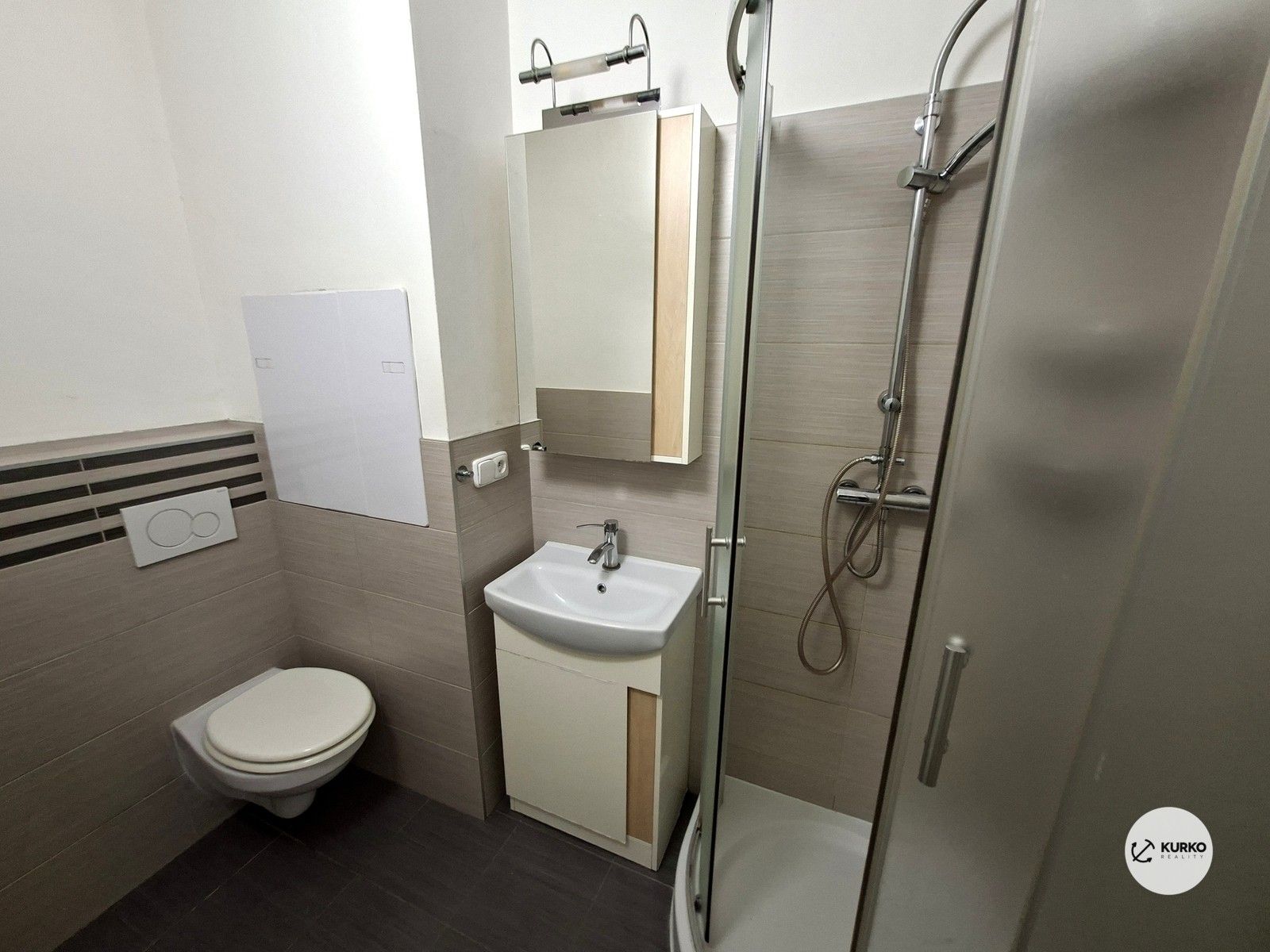 Pronájem byt 1+1 - J. Opletala, Frýdek-Místek, 37 m²