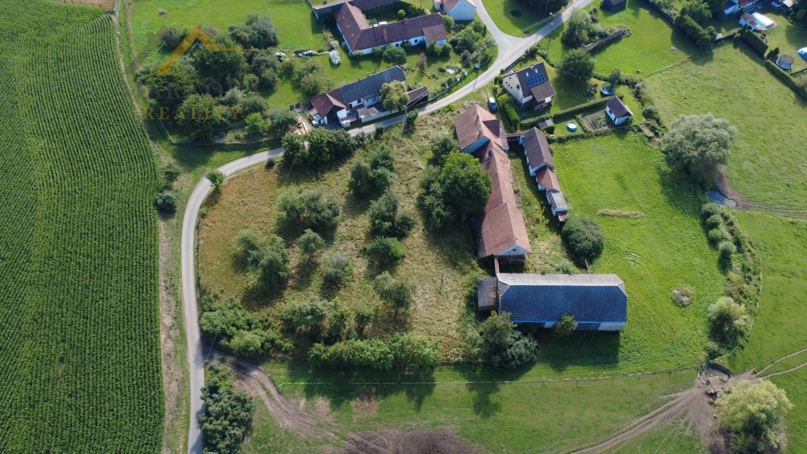 Prodej rodinný dům - Doubrava, Chrášťany, 480 m²