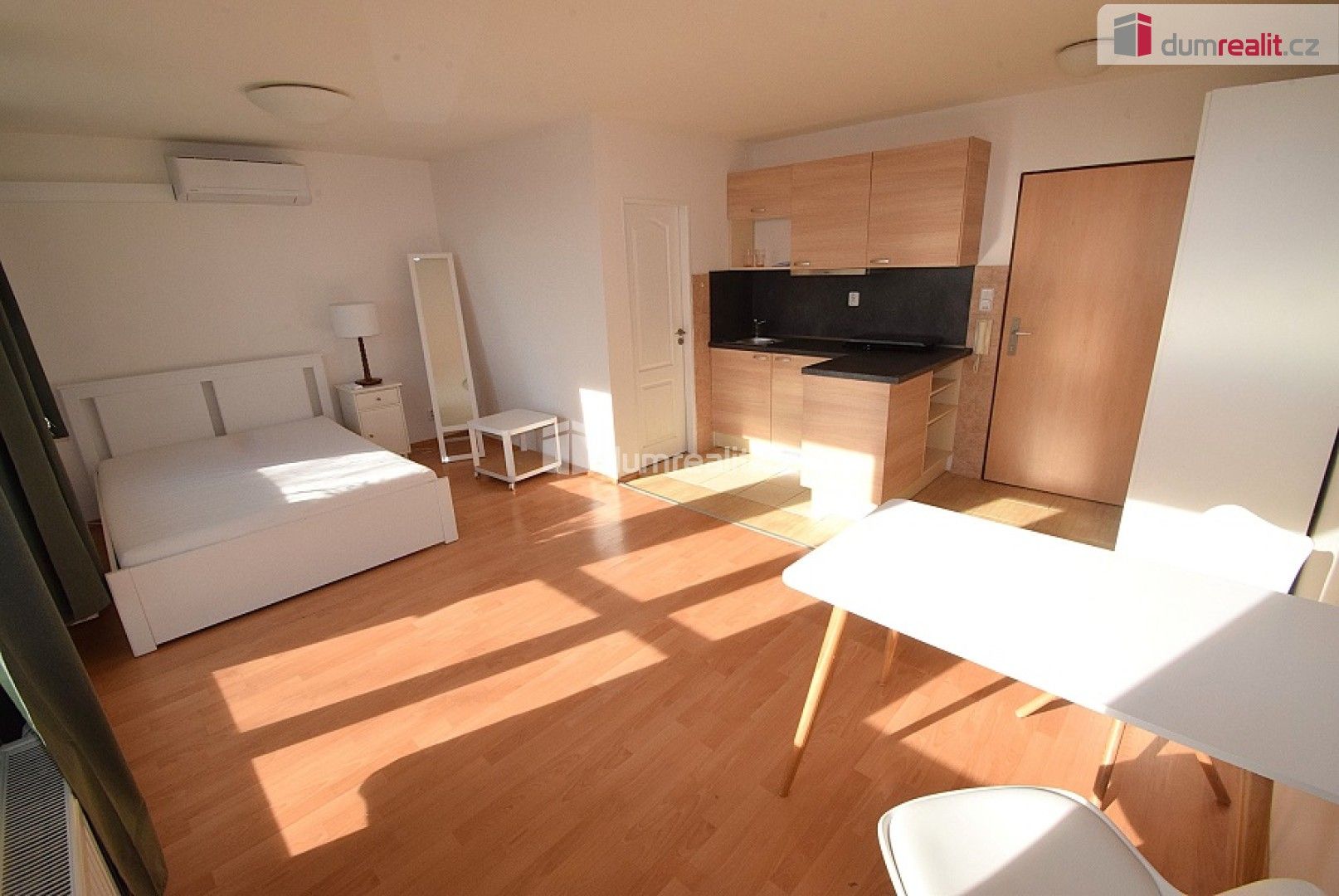 1+kk, Nad Palatou, Praha, 27 m²