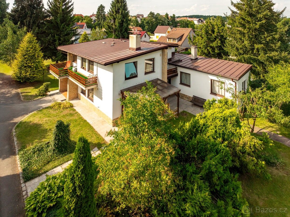 Prodej rodinný dům - Dobročovice, 250 82