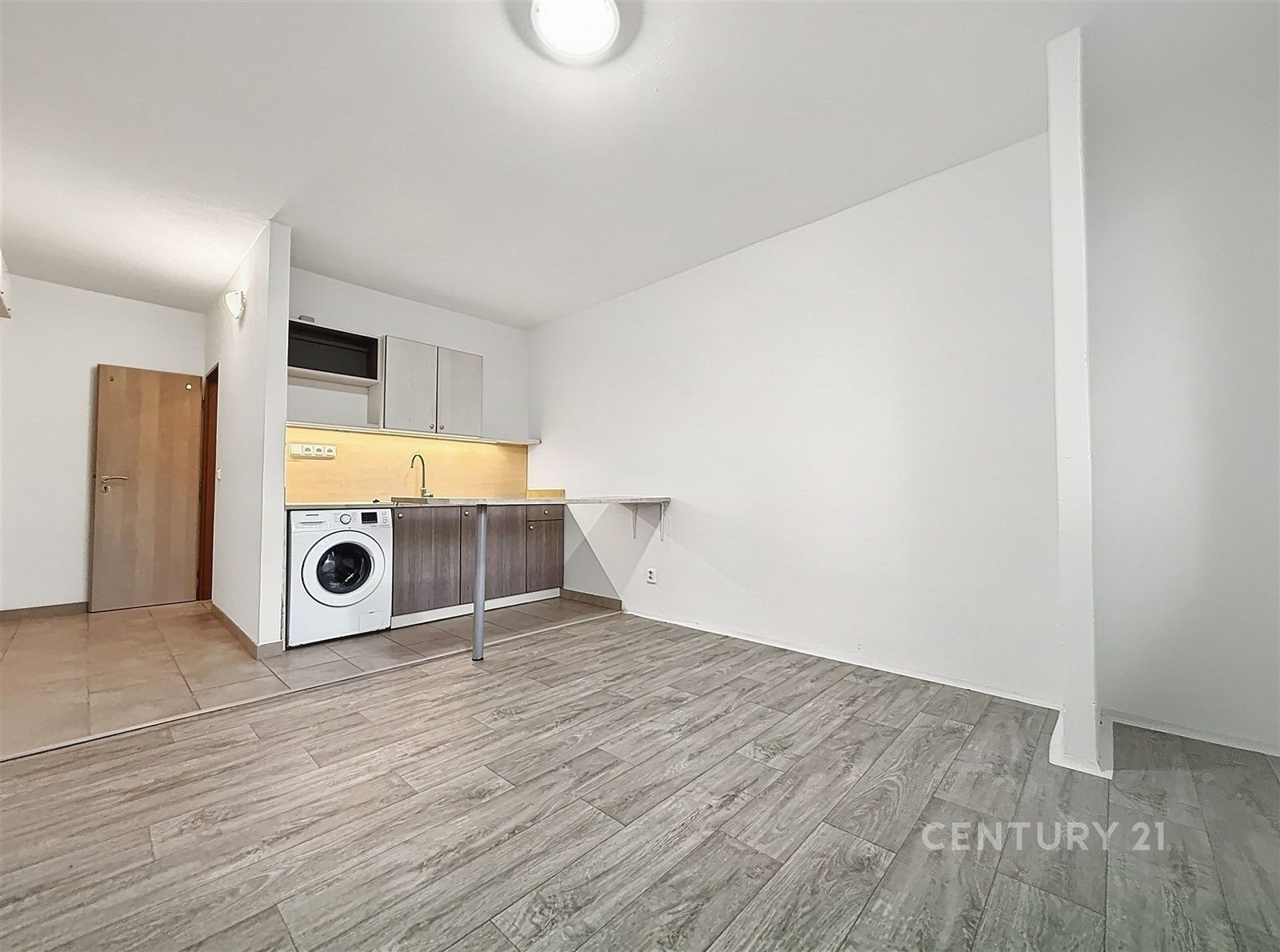 Pronájem byt 1+kk - Součkova 739, Brno Komín, 25 m² - 5