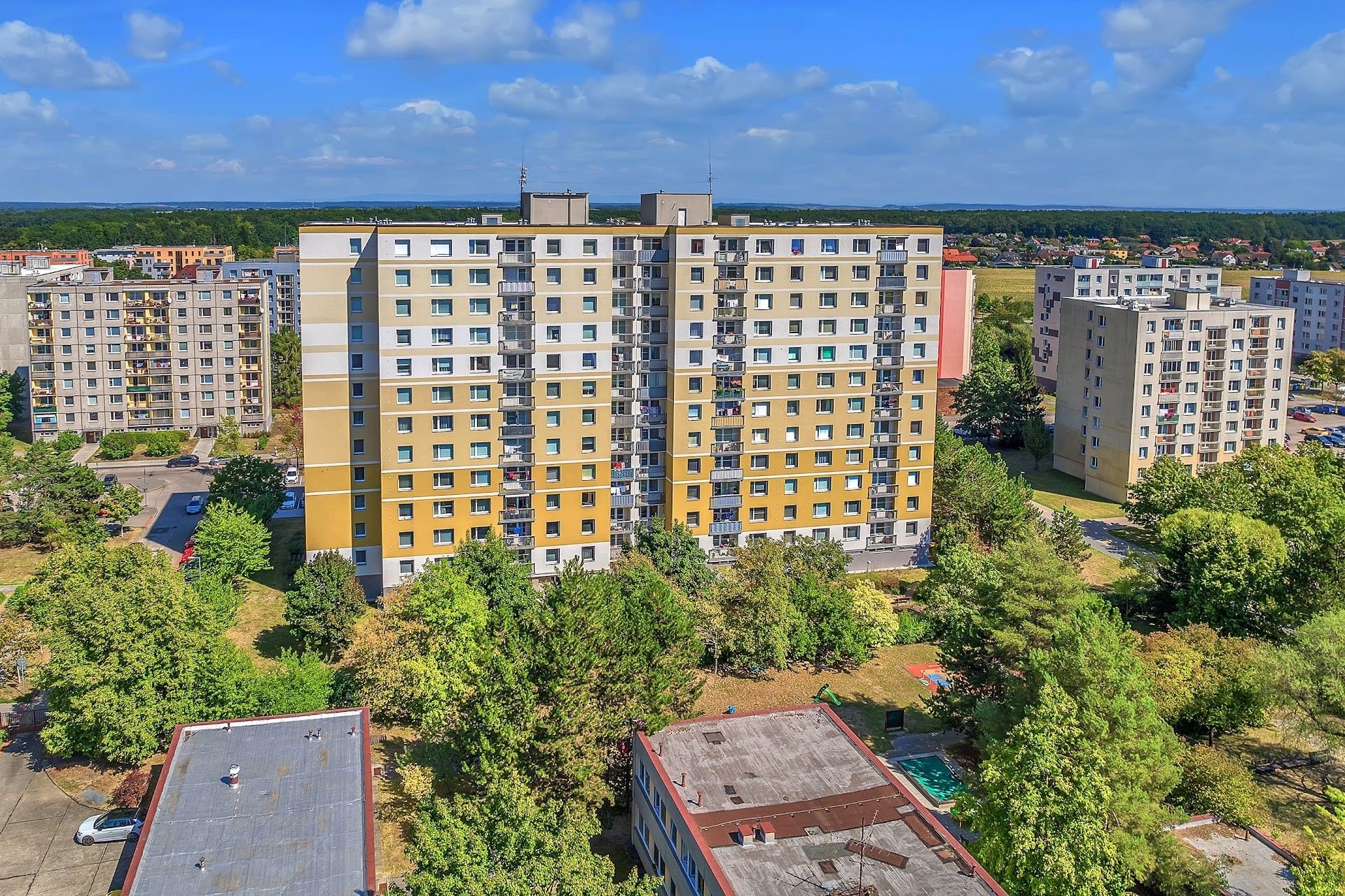 2+1, Erno Košťála, Pardubice Studánka, 85 m² - 2