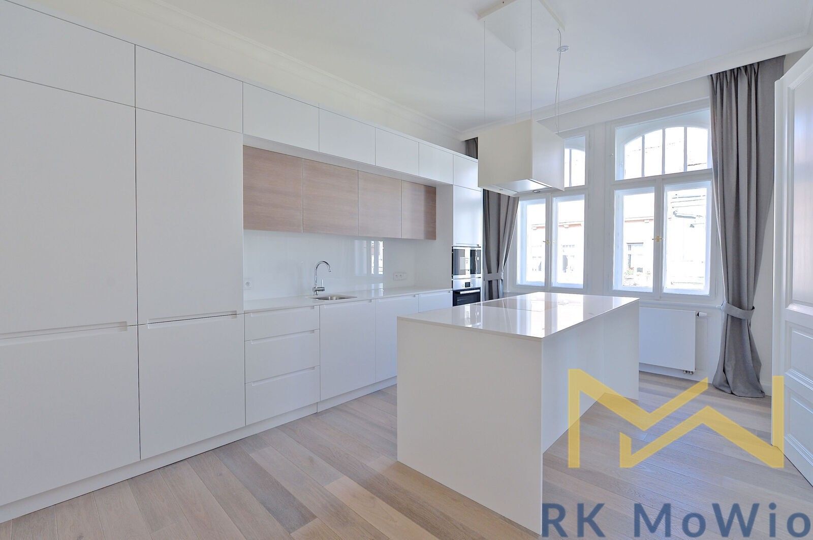 3+1, náměstí Jiřího z Poděbrad, Praha, 137 m² - 1