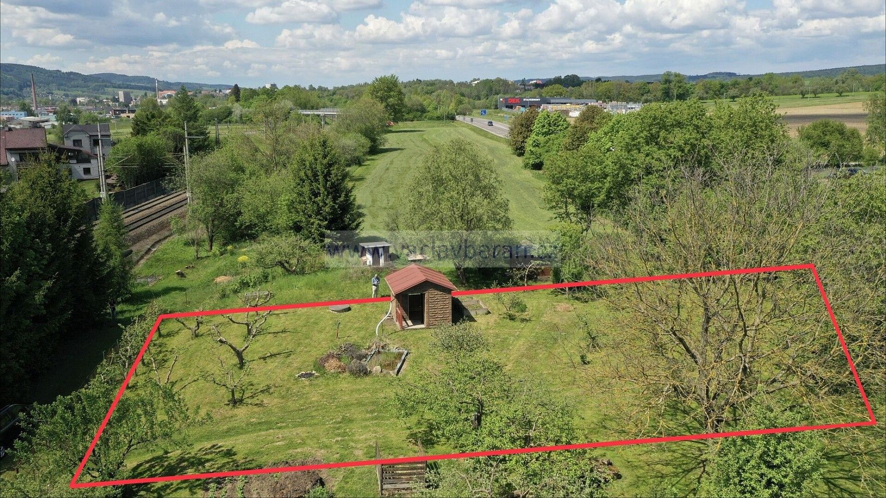 Zahrada, 703 m²