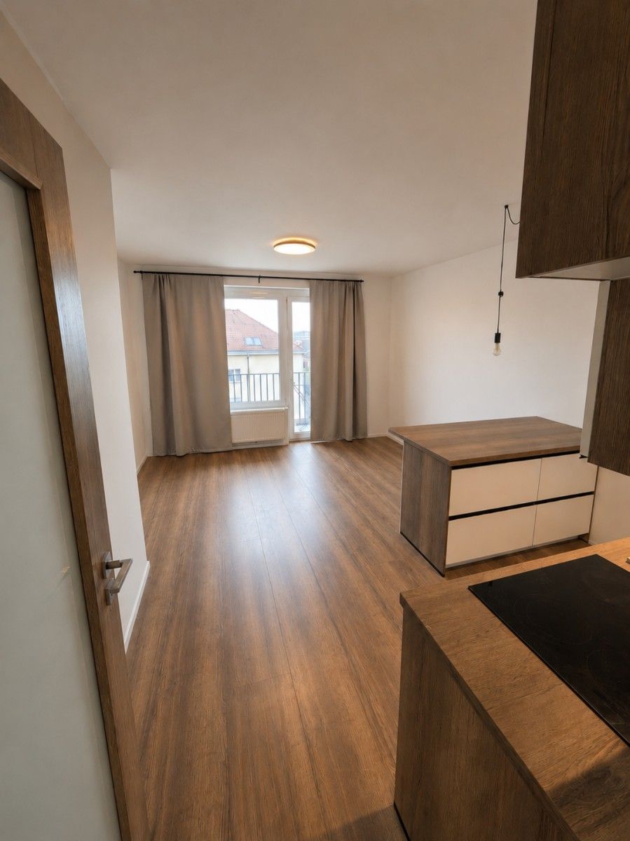 1+kk, Střídavá, Praha - Vysočany, 33 m² - 2