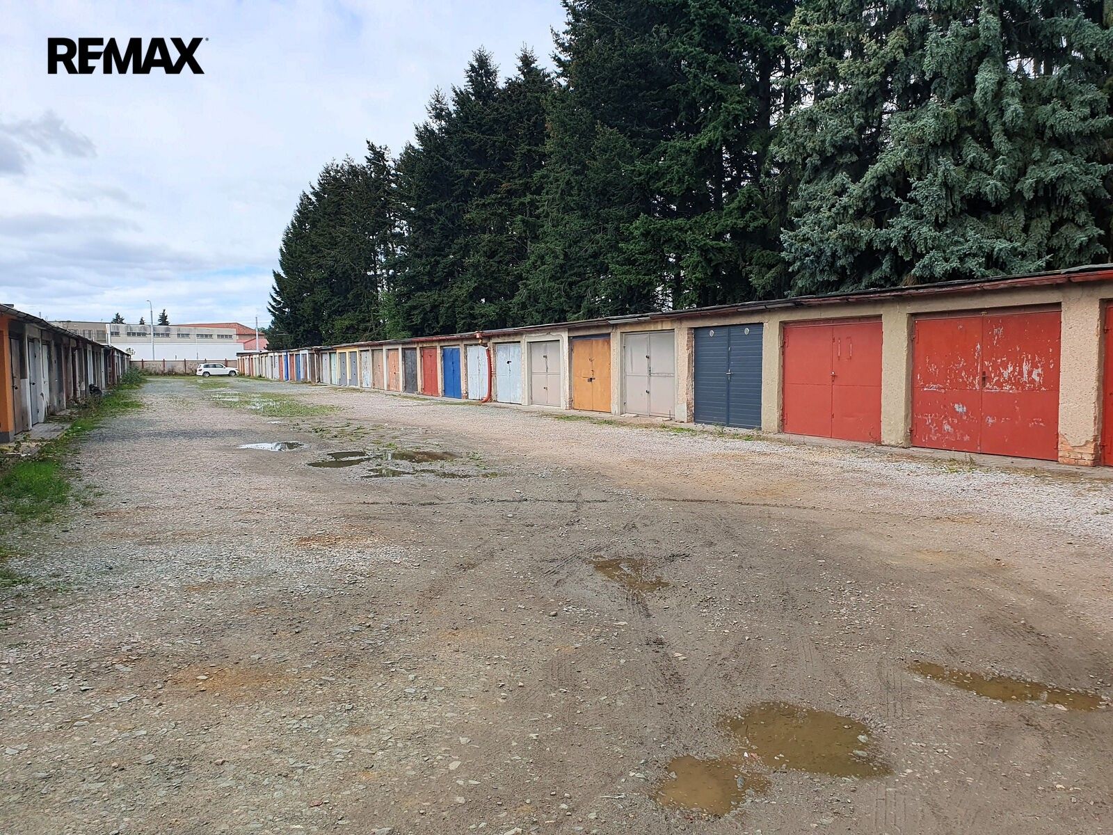 Garáže, Pardubice, 15 m² - 2