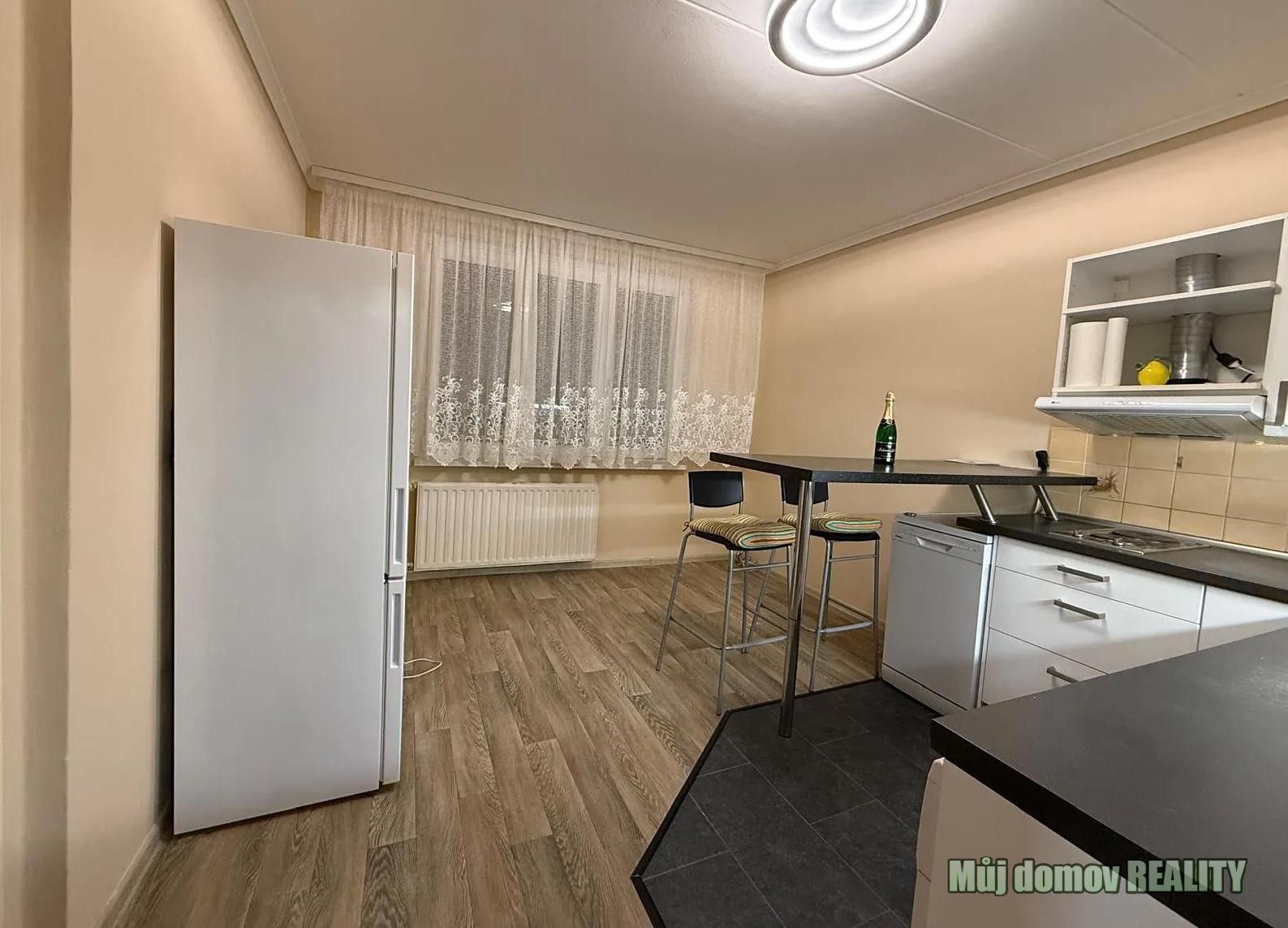 Pronájem byt 2+kk - Nedašovská, Praha, 40 m²