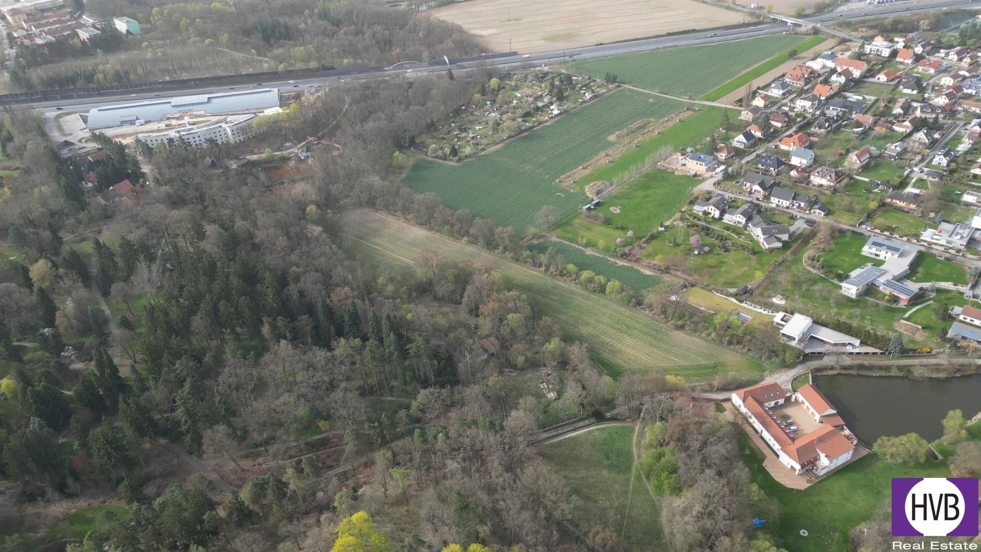 Zahrady, Praha, 15 m²