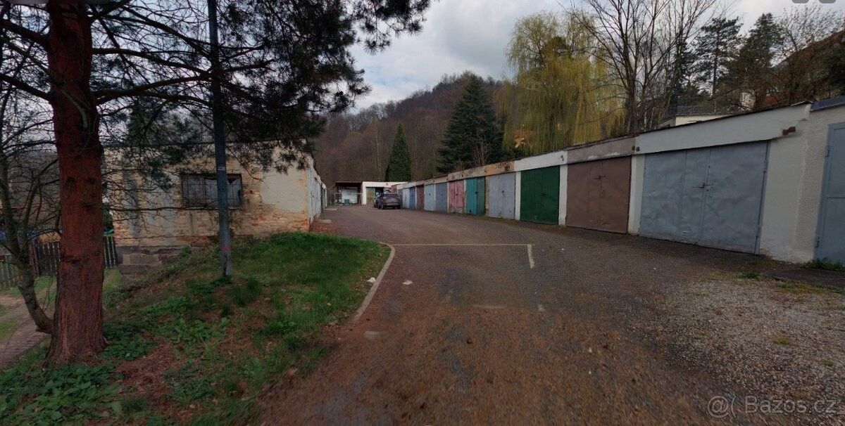 Garáže, Děčín, 405 02