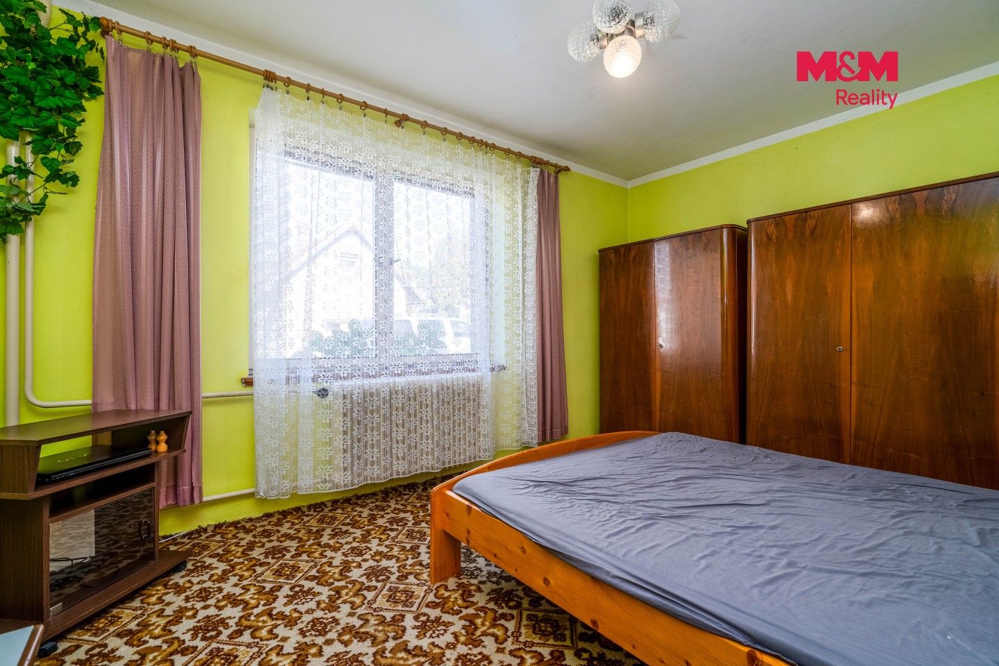 Prodej rodinný dům - Činěves, 275 m² - 5