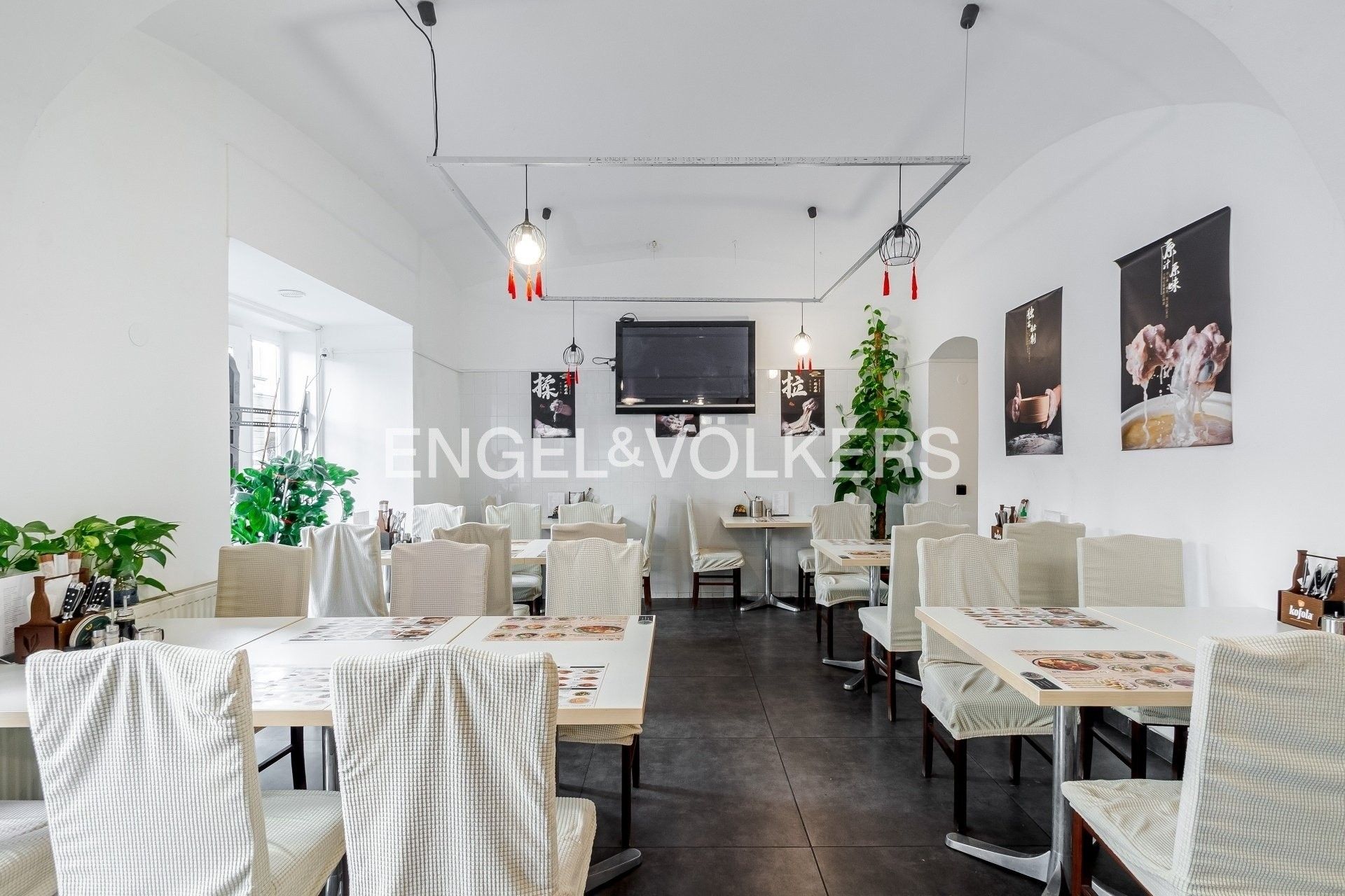 Restaurace · 189 m² · Sokolovská 106, Praha Karlín - 4