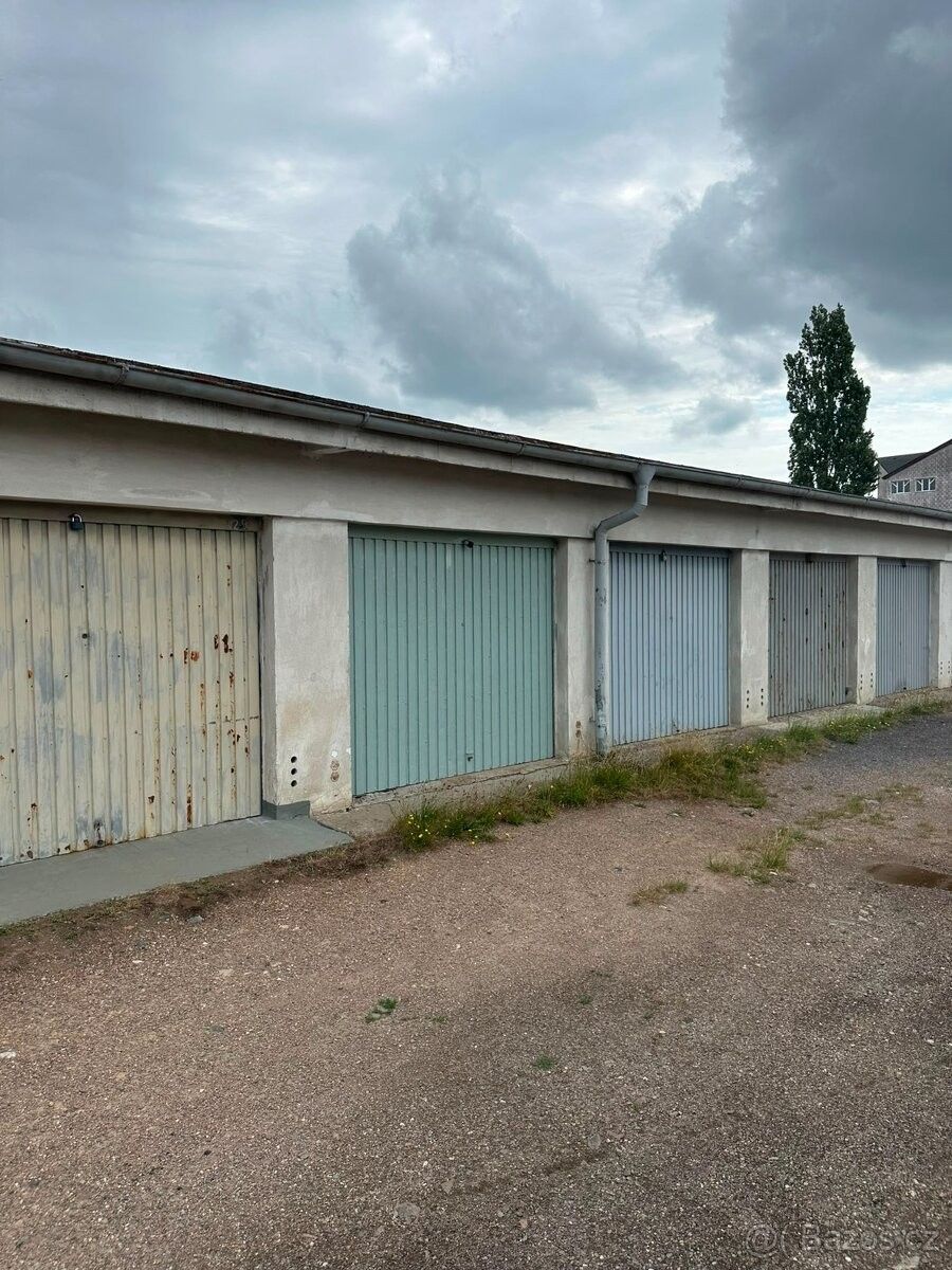 Garáže, Hradec Králové, 503 41 - 2