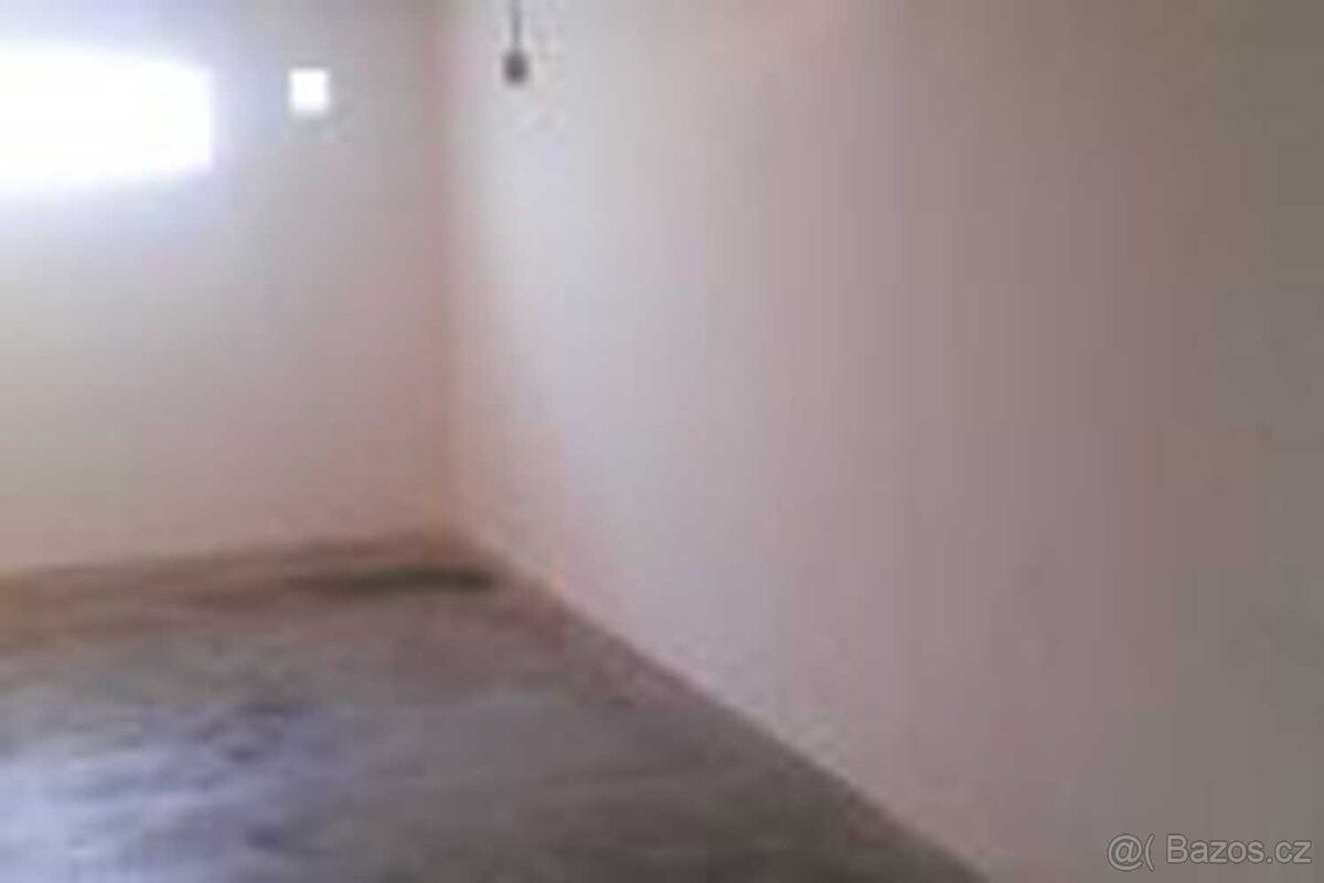 Garáže, Brno, 621 00