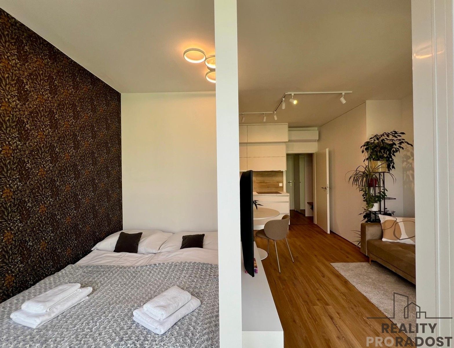 Pronájem byt 1+kk - Jarošova, Znojmo, 42 m²