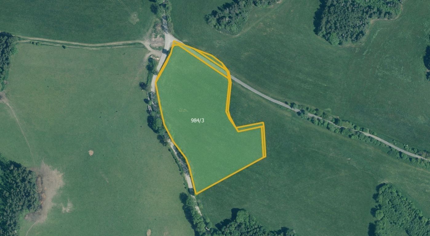 Louky, Škůdra, Strašice