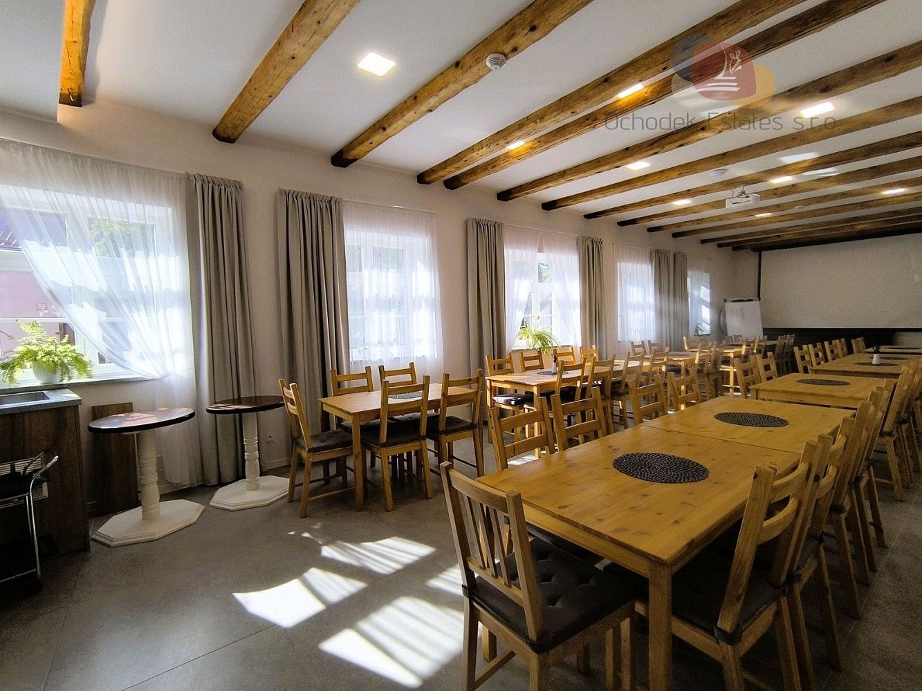 Ubytovací zařízení · 690 m² · Hněvotín, okres Olomouc, Olomoucký kraj - 3