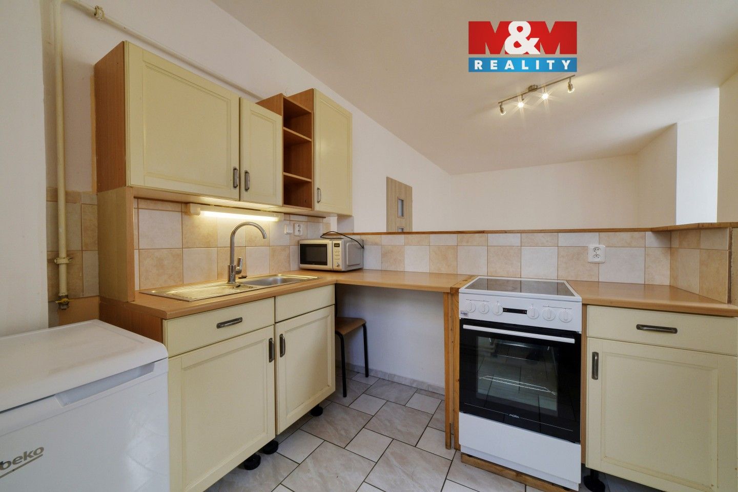 1+kk, Růžová, Cheb, 27 m²