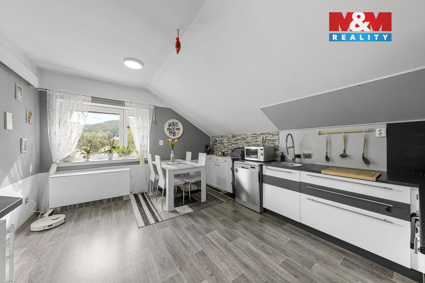 Prodej byt 5+1 - Sněžnická, Děčín, 98 m²