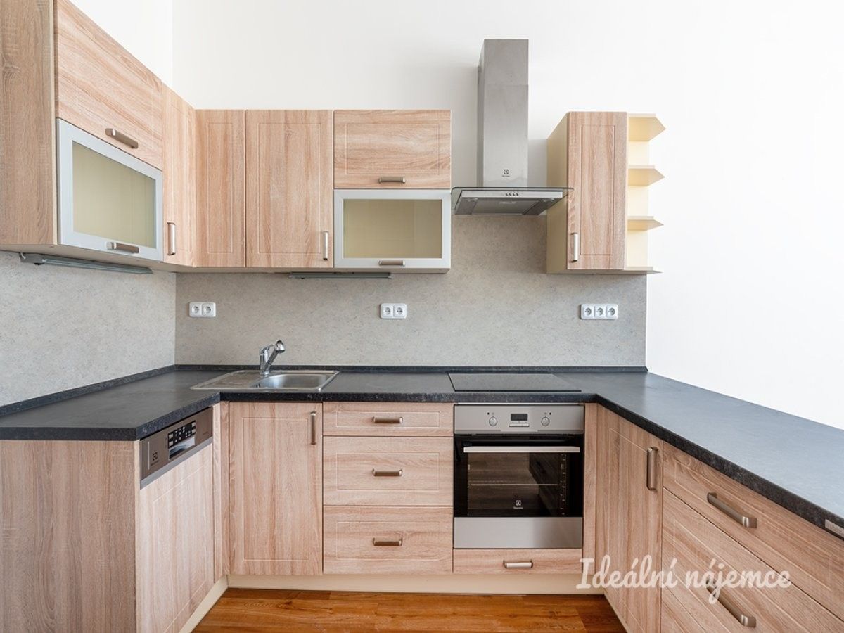 Pronájem byt 2+kk - Slezská, Praha, 48 m²