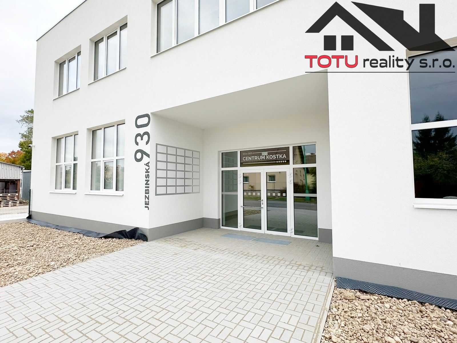Kanceláře, Jezbinská, Jaroměř, 194 m²