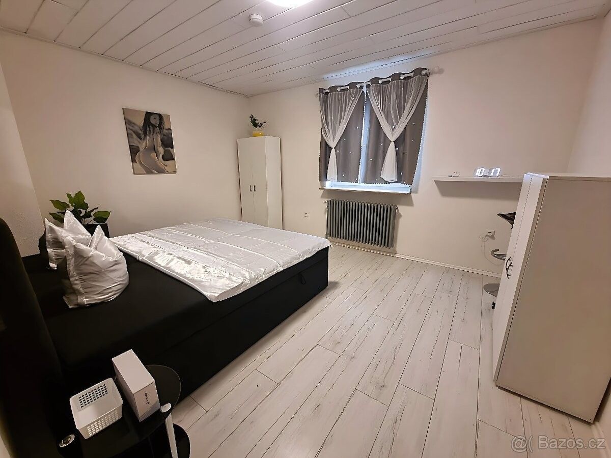 Prodej obchodní prostory - 987 66, Zahraničí