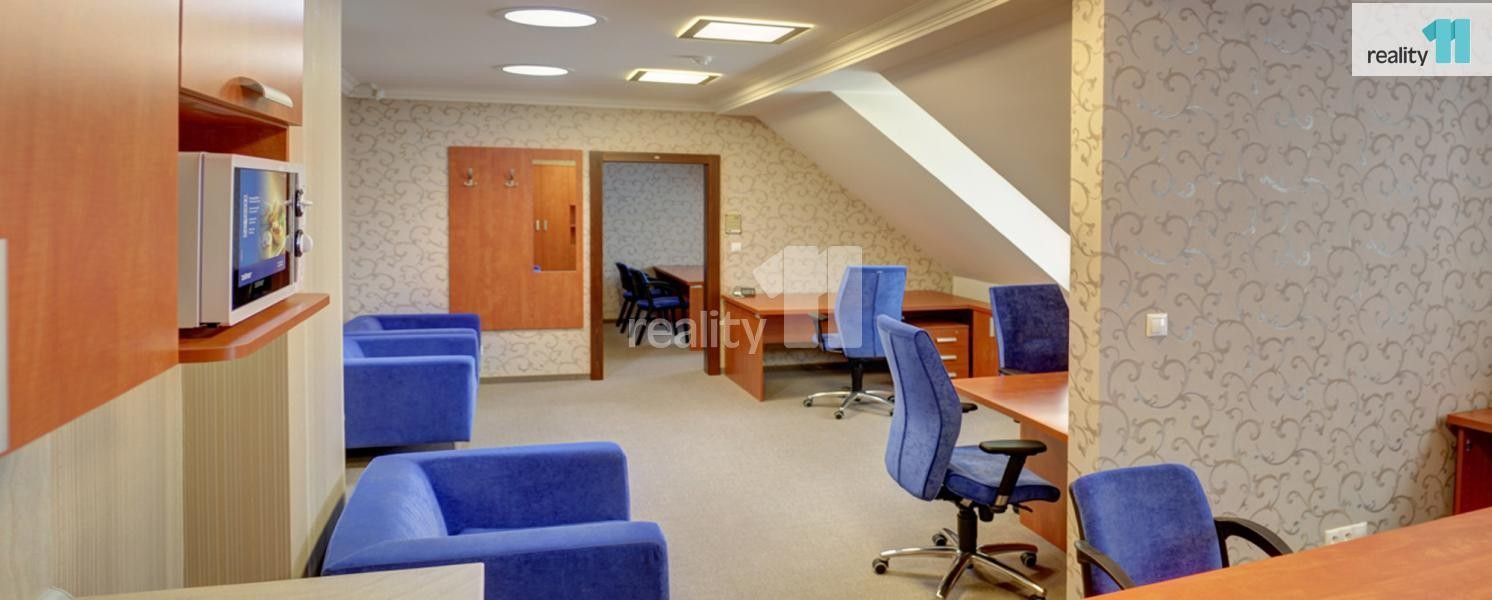 Kanceláře, Chebská, Karlovy Vary, 75 m²
