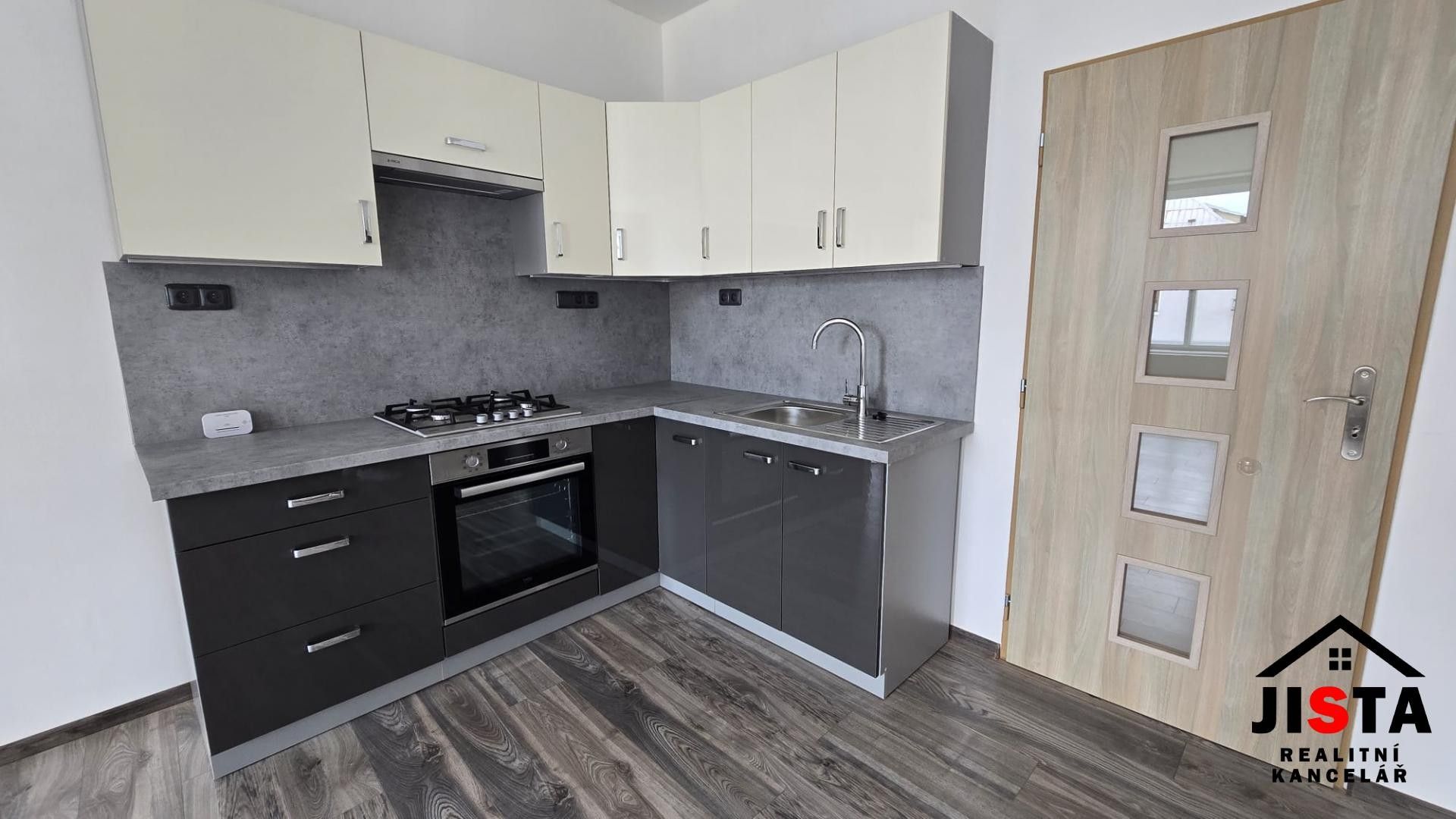 3+1, ČSA  , Šternberk, 96 m² - 1
