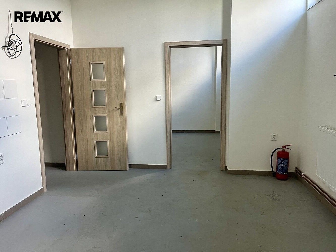 Obchodní prostory, náměstí Míru, Zruč nad Sázavou, okres Kutná Hora, 40 m² - 2