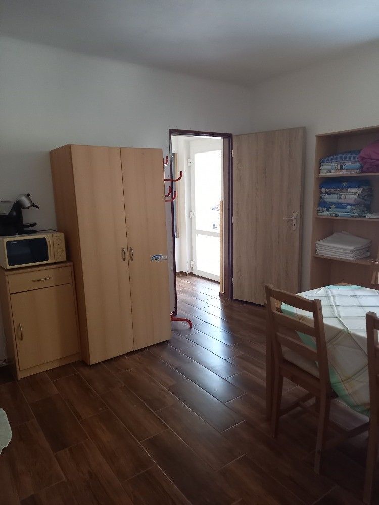 Pronájem byt - Klecany, 250 67